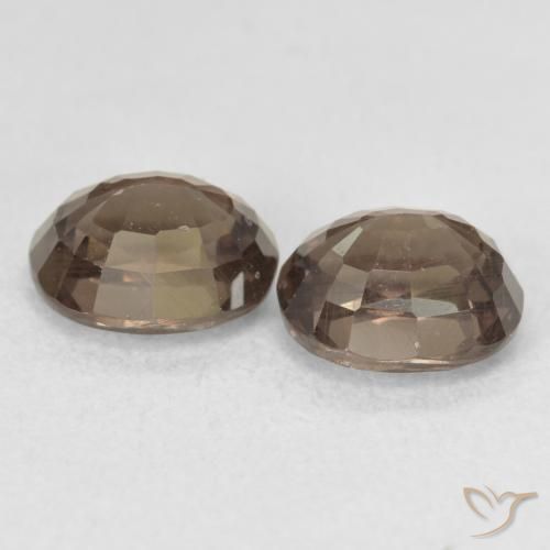 Shop natural 2.74ct Brun léger moyen Grenat Couleur Changeant gems, ovale, from Madagascar at GemSelect. In stock, global shipping!