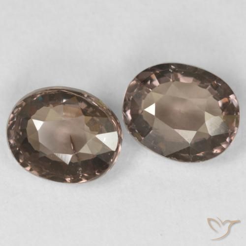 Shop natural 2.16ct Brun léger moyen Grenat Couleur Changeant gems, ovale, from Madagascar at GemSelect. In stock, global shipping!