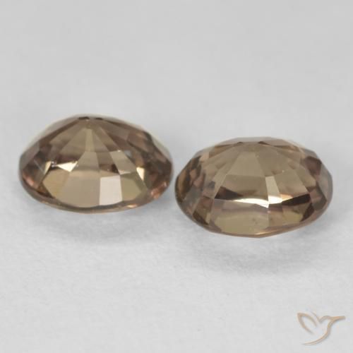 Shop natural 2.03ct Brun léger moyen Grenat Couleur Changeant gems, ovale, from Madagascar at GemSelect. In stock, global shipping!