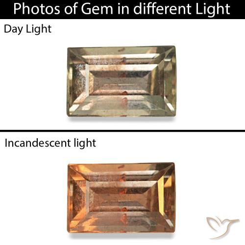 Saphir couleur-Changeant Jaune clair naturelle Baquette, 0.24 ct, VVS-VS