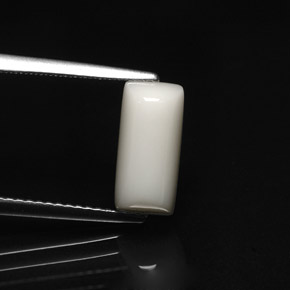 Corail blanc naturelle baguette, 2,76 ct, opaque