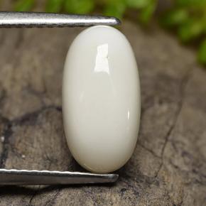 Corail Blanc naturelle Coupe ovale, 2.47 ct, Opaque