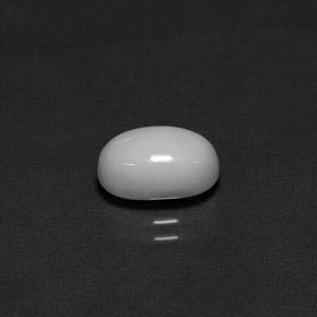 Corail blanc naturelle coupe ovale, 2,29 ct, opaque
