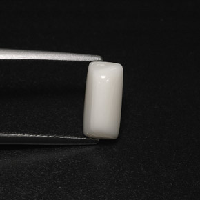 Corail blanc naturelle baguette, 1,98 ct, opaque