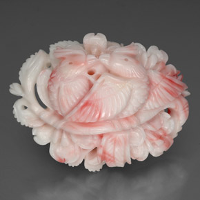 Corail blanc naturelle forme fantaisie, 61,71 ct, opaque