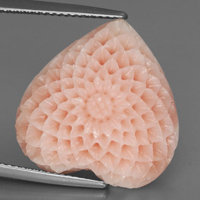 Corail rose naturelle forme de coeur, 22,67 ct, opaque