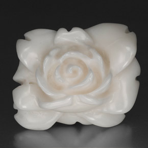 Corail Blanc naturelle Forme fantaisie, 27.83 ct, Opaque