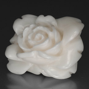 Corail Blanc naturelle Forme fantaisie, 27.83 ct, Opaque