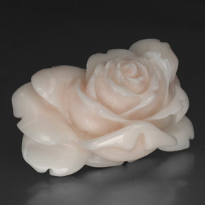 Corail Saumon Blanc naturelle Forme fantaisie, 40.97 ct, Opaque