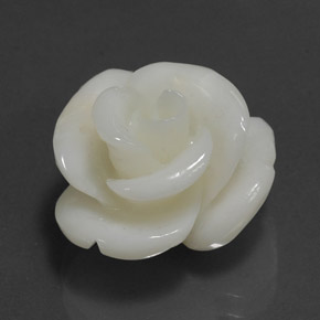 Corail blanc naturelle forme fantaisie, 9,54 ct, opaque