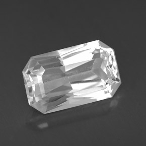 Danburite blanc naturelle taille émeraude, 3,90 ct, VVS-VS