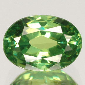 Grenat démantoïde vert naturelle coupe ovale, 1,47 ct, VS