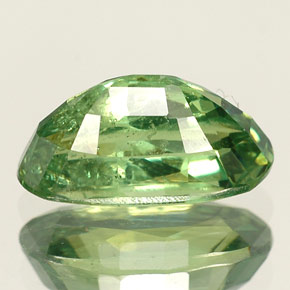 Grenat démantoïde vert naturelle coupe ovale, 2,35 ct, VS