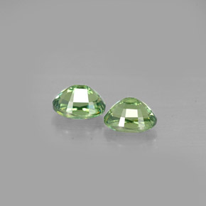 Achetez naturel ct vert grenat démantoïde gems, coupe ovale, en provenance namibie chez gemselect. en stock, livraison internationale!