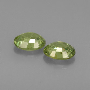 Achetez naturel ct vert grenat démantoïde gems, coupe ovale, en provenance namibie chez gemselect. en stock, livraison internationale!