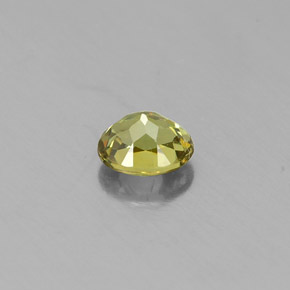Grenat démantoïde vert naturelle coupe ovale, 0,28 ct, VS