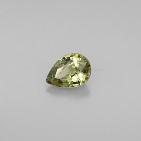 Grenat démantoïde vert naturelle en forme de poire, 0,57 ct, VS