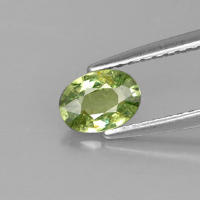Grenat démantoïde vert naturelle coupe ovale, 0,54 ct, VS-SI