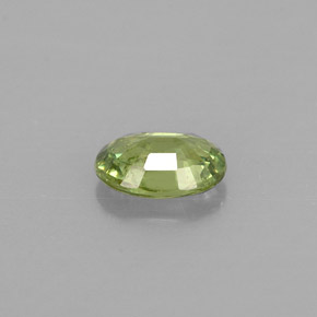 Grenat démantoïde vert naturelle coupe ovale, 0,54 ct, VS-SI
