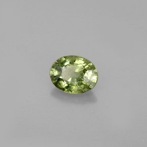 Grenat démantoïde vert naturelle coupe ovale, 0,66 ct, VS-SI