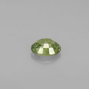 Grenat démantoïde vert naturelle coupe ovale, 0,66 ct, VS-SI