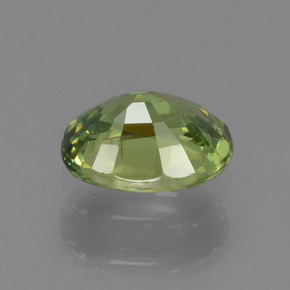Grenat démantoïde vert naturelle coupe ovale, 0,54 ct, VS