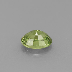 Grenat démantoïde vert naturelle coupe ovale, 0,54 ct, VS-SI
