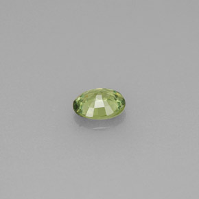 Grenat démantoïde vert naturelle coupe ovale, 0,28 ct, VVS