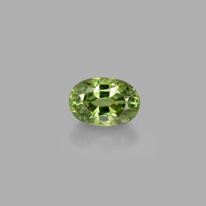 Grenat démantoïde vert naturelle coupe ovale, 0,72 ct, VS