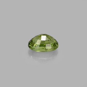 Grenat démantoïde vert naturelle coupe ovale, 0,72 ct, VS