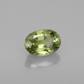 Grenat démantoïde vert naturelle coupe ovale, 0,77 ct, VS