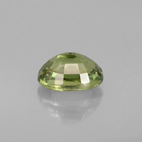 Grenat démantoïde vert naturelle coupe ovale, 0,77 ct, VS