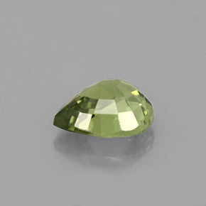 Grenat démantoïde vert naturelle en forme de poire, 0,66 ct, VS