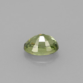 Grenat démantoïde vert naturelle coupe ovale, 0,72 ct, VS