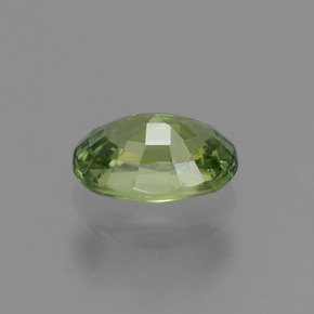 Grenat démantoïde vert naturelle coupe ovale, 0,66 ct, VS