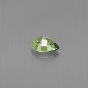 Grenat démantoïde vert naturelle en forme de poire, 0,43 ct, VS