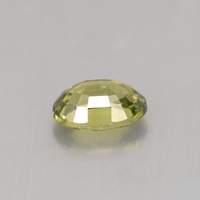 Grenat démantoïde vert naturelle coupe ovale, 0,65 ct, VVS-VS