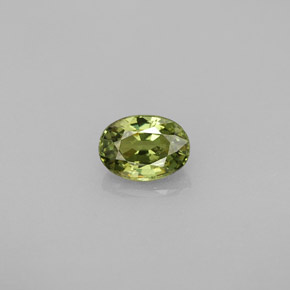 Grenat démantoïde vert naturelle coupe ovale, 0,67 ct, VS