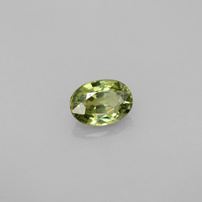 Grenat démantoïde vert naturelle coupe ovale, 0,67 ct, VS
