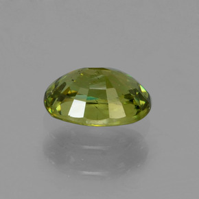 Grenat démantoïde vert naturelle coupe ovale, 0,67 ct, VS-SI