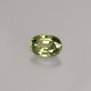 Grenat démantoïde vert naturelle coupe ovale, 0,68 ct, VS-SI