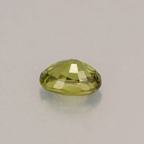 Grenat démantoïde vert naturelle coupe ovale, 0,63 ct, VS
