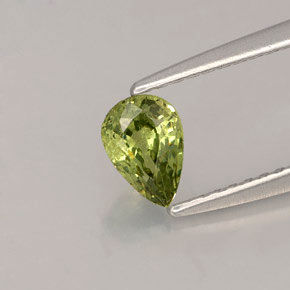 Grenat démantoïde vert naturelle coupe ovale, 0,50 ct, VS
