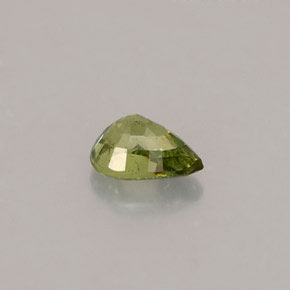 Grenat démantoïde vert naturelle coupe ovale, 0,50 ct, VS