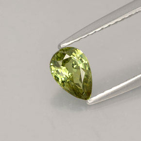 Grenat démantoïde vert naturelle en forme de poire, 0,49 ct, VS