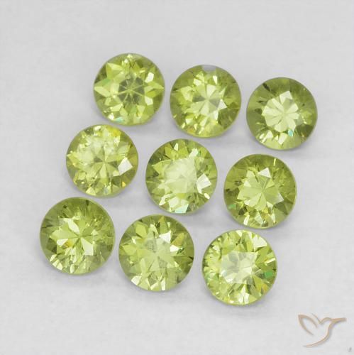 Shop natural 1.41ct Vert jaunâtre Grenat démantoïde gems, Tour, from Namibie at GemSelect. In stock, global shipping!