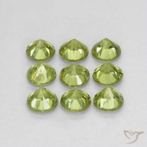 Shop natural 1.41ct Vert jaunâtre Grenat démantoïde gems, Tour, from Namibie at GemSelect. In stock, global shipping!