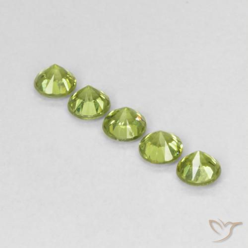 Shop natural 0.83ct Vert jaunâtre vif Grenat démantoïde gems, Tour, from Namibie at GemSelect. In stock, global shipping!