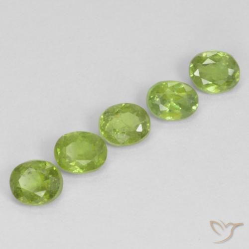 Shop natural 1.33ct Vert éclatant Grenat démantoïde gems, ovale, from Namibie at GemSelect. In stock, global shipping!