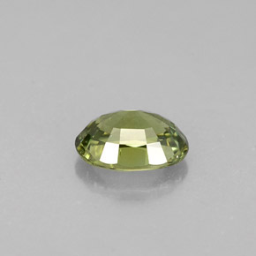 Grenat démantoïde vert naturelle coupe ovale, 0,62 ct, VS